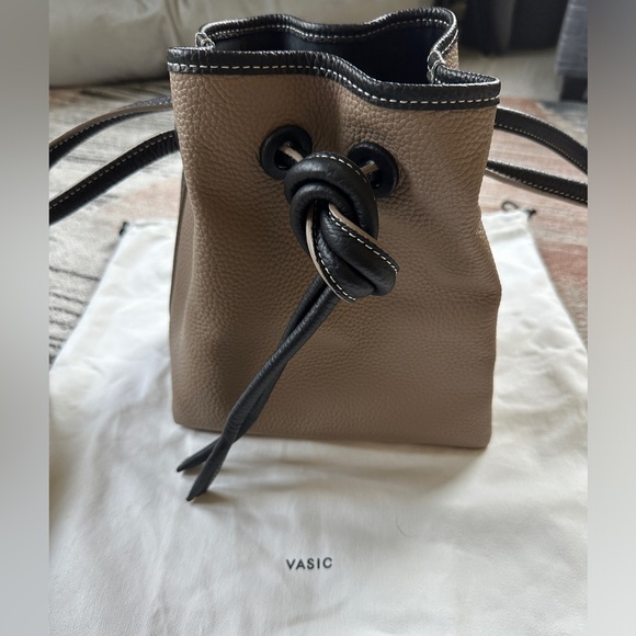 VASIC bag only worn once - Picture 3 of 6